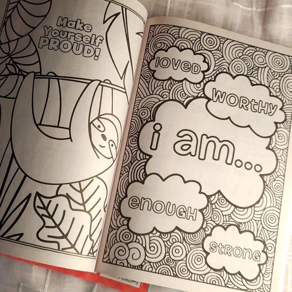Coloring &‎ Activity Books - Picture 6 of 8